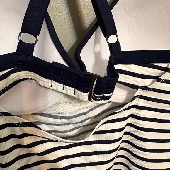 Lolë Caribbean Tankini Top size large - Picture 5 of 6